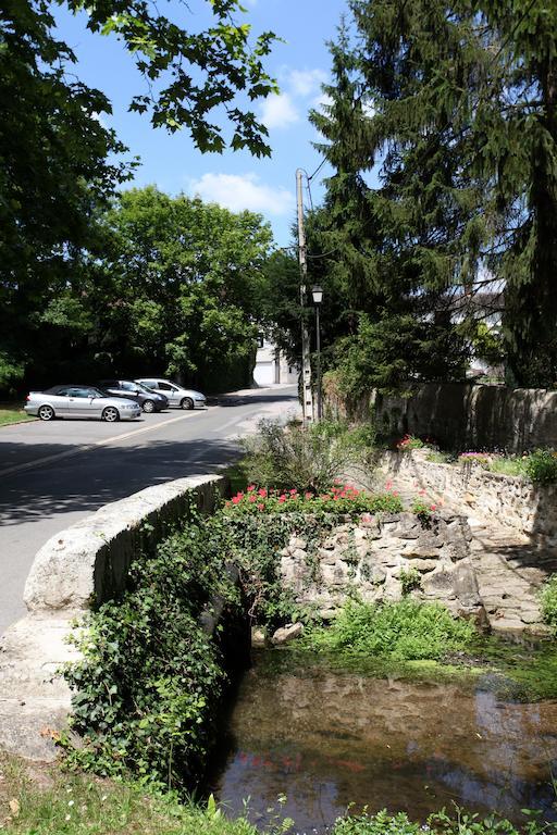 Saint Graal Bed & Breakfast Chamant Exterior foto