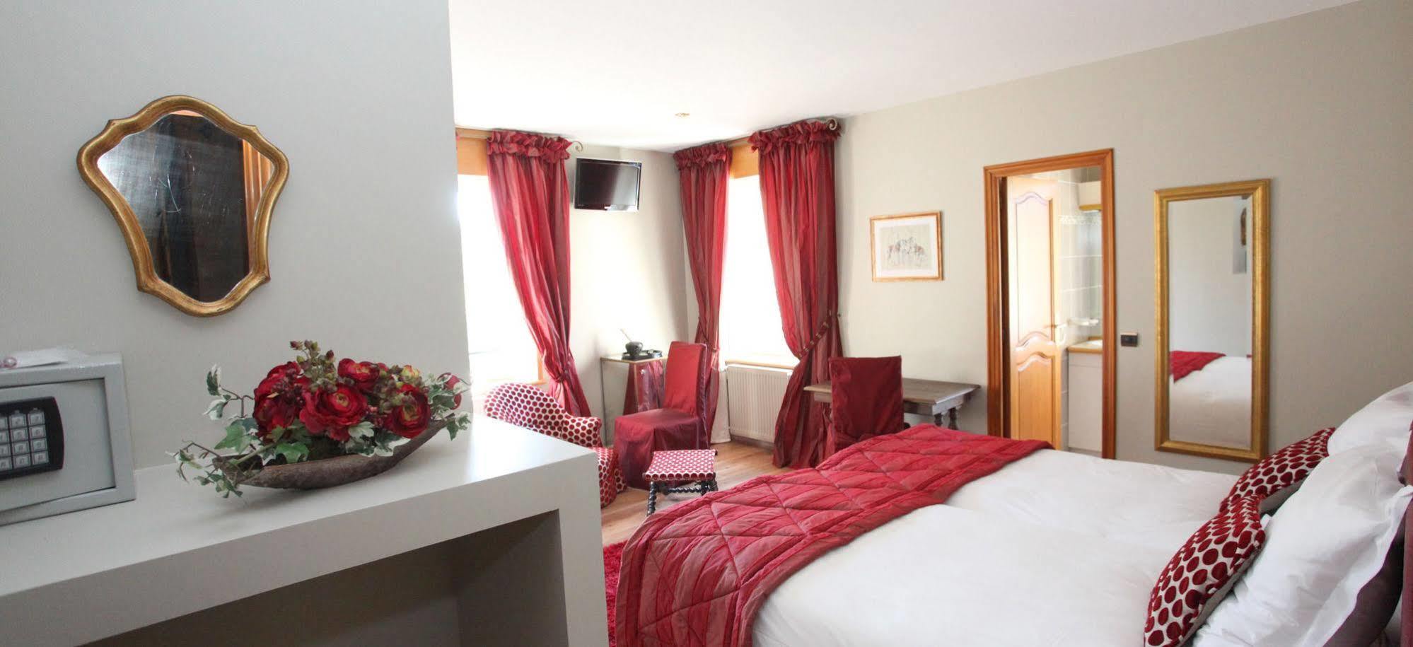 Saint Graal Bed & Breakfast Chamant Exterior foto