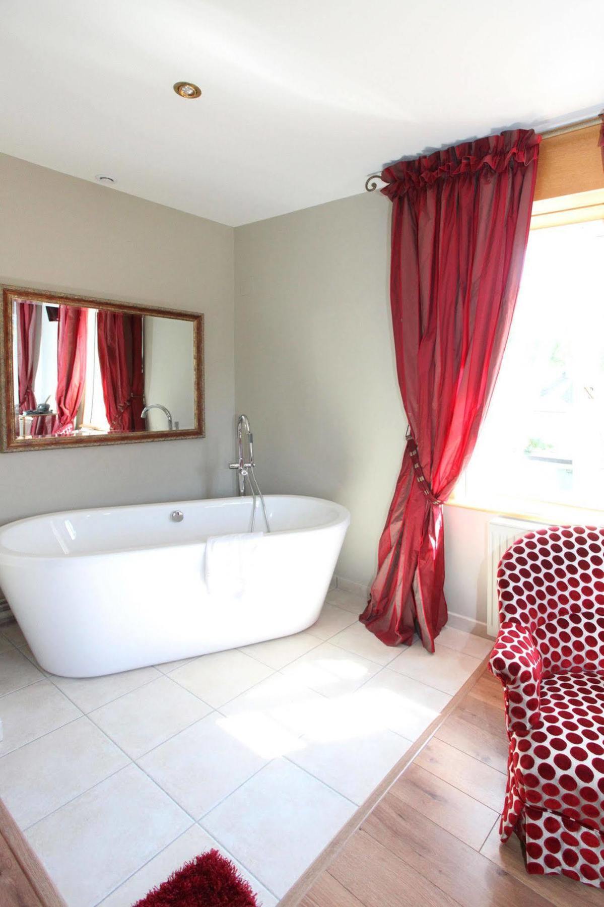 Saint Graal Bed & Breakfast Chamant Exterior foto